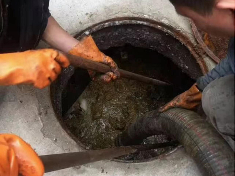 皋兰清理化粪池时如何避免沼气的危害?